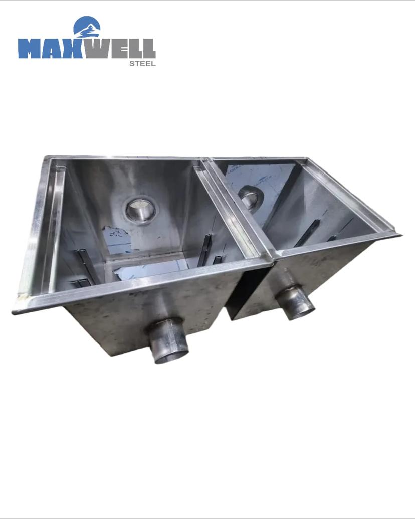 A grease trap equipped with a (solid) lid. - Image 7