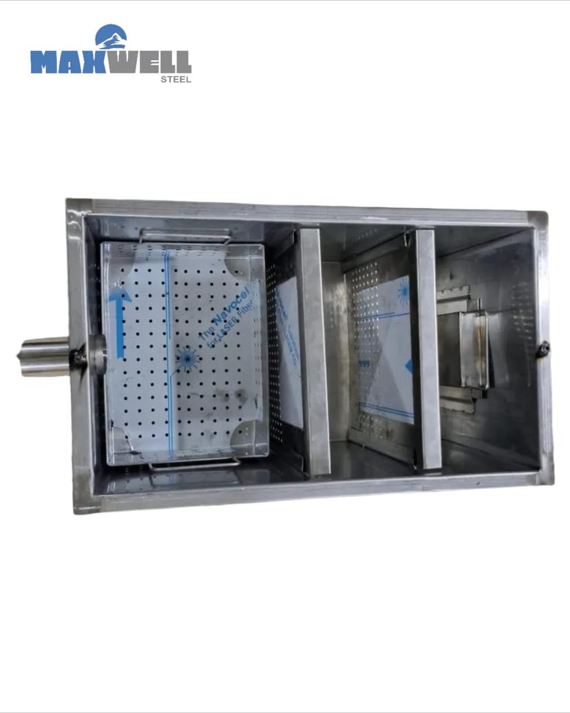 A grease trap equipped with a (solid) lid. - Image 6